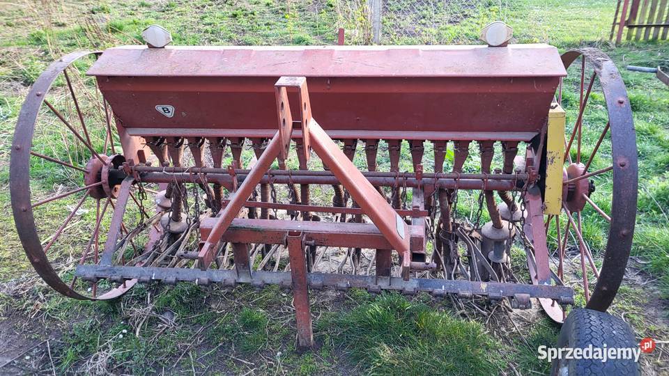 Siewnik konny z zaczepem do ciągnika 17lejowy łódzkie Kleszczów