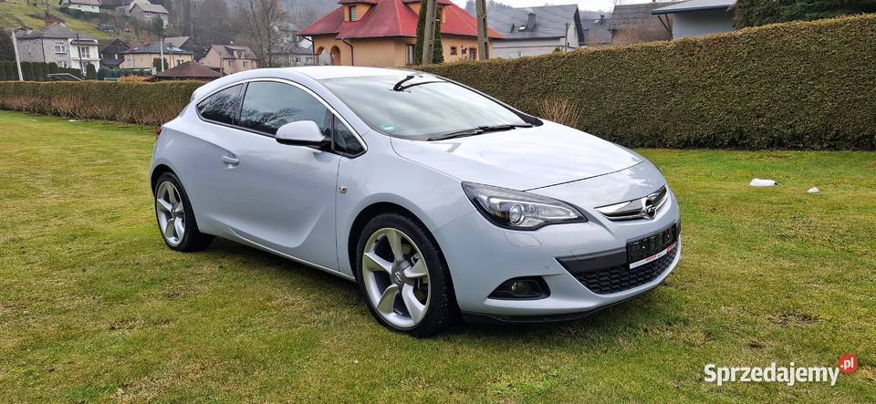 Opel Astra J GTC 16 Turbo 180 Benzyna