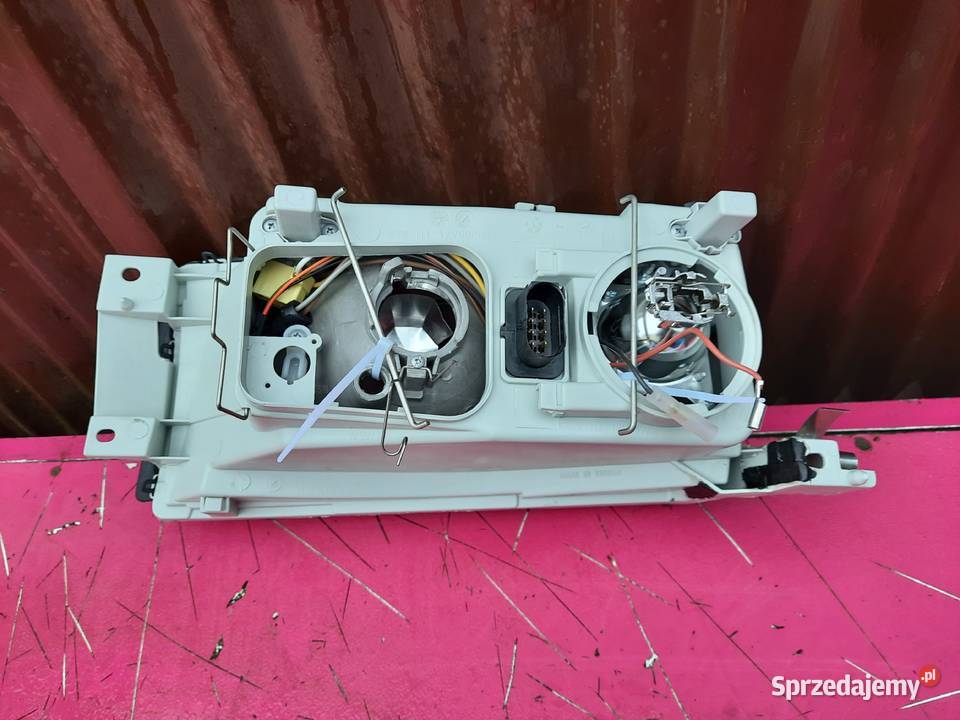 Skoda Octavia 01r lampa przednia prawa nowa Lampy przednie Pruszków