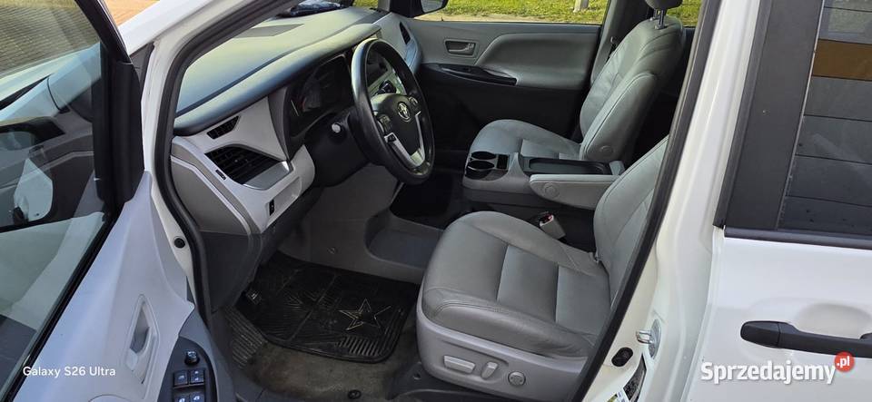 Toyota Sienna zaniana Pruszków