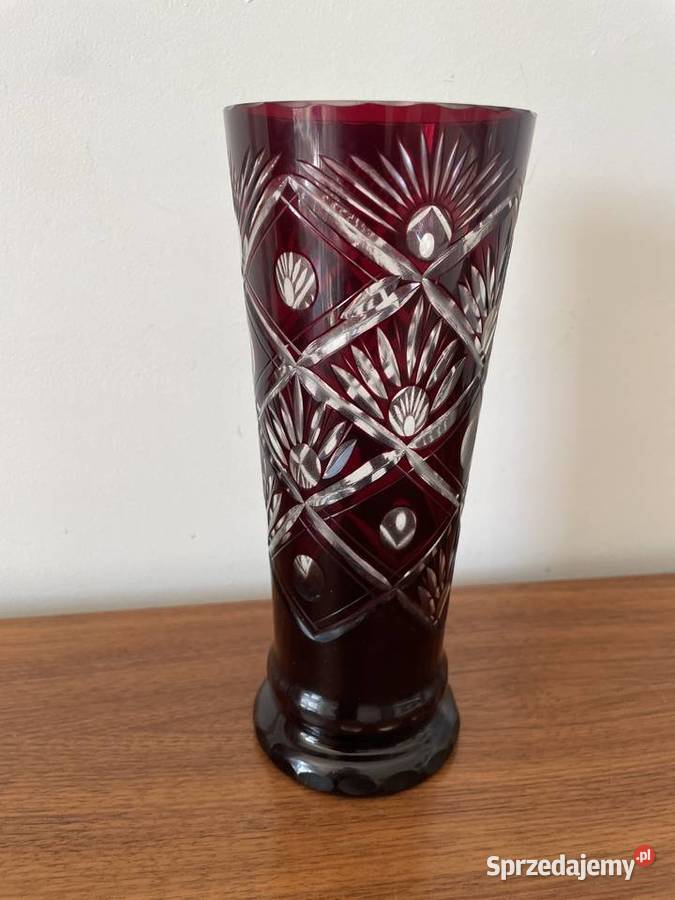 Wazon rubinowy kryształowy Bohemia vintage