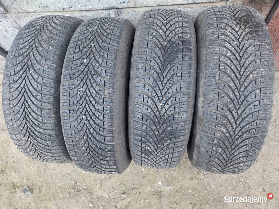 Opony całoroczne na felgach stalowych Hyundai Samochodowe