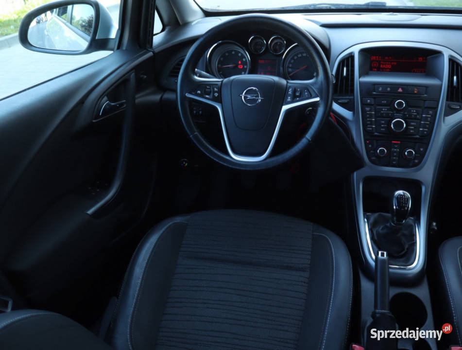 Opel Astra 14 T centralny zamek Łódź sprzedam