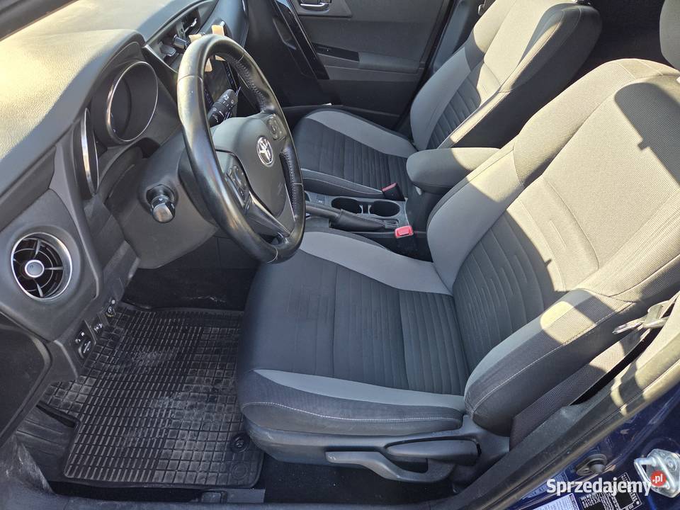 Toyota Auris kombi 16 z LPG nieuszkodzony Przasnysz sprzedam