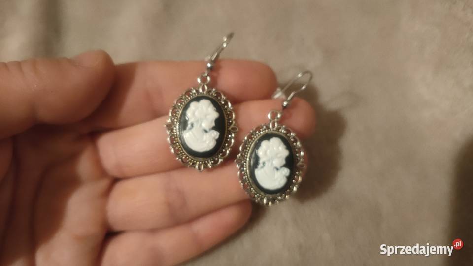 Kolczyki kamea kamee z kameami kobieta kobietami Tarnowskie Góry