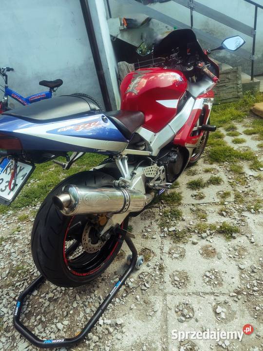 Honda CBR 929 Wiśniowa