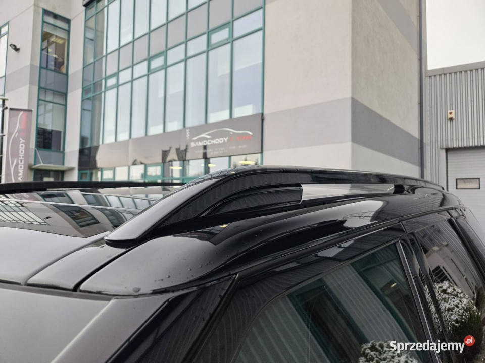 Land Rover Discovery D250 Dynamic SE Black Węgrzce