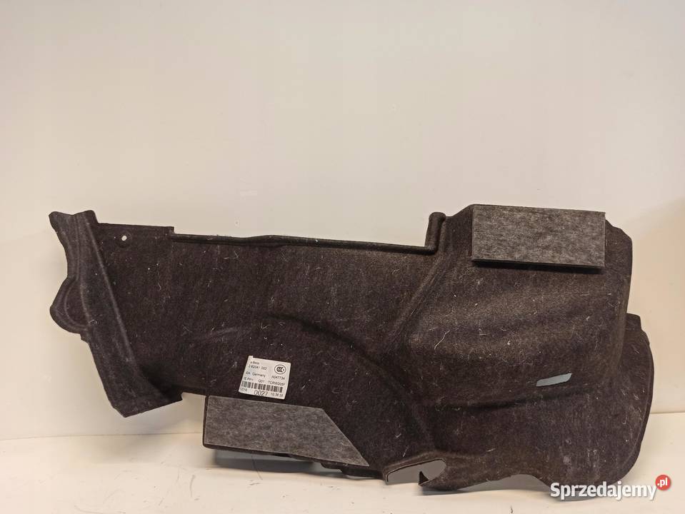 MERCEDES W205 BOCZEK BAGAŻNIKA SEDAN PRAWY osobowe