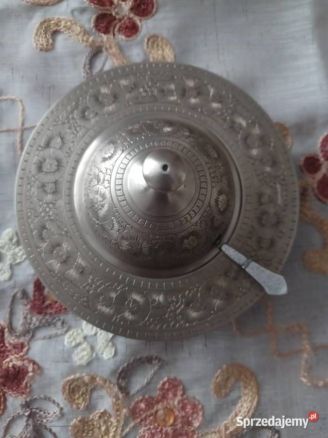 Piękny pojemnik na kawior Mosiądz