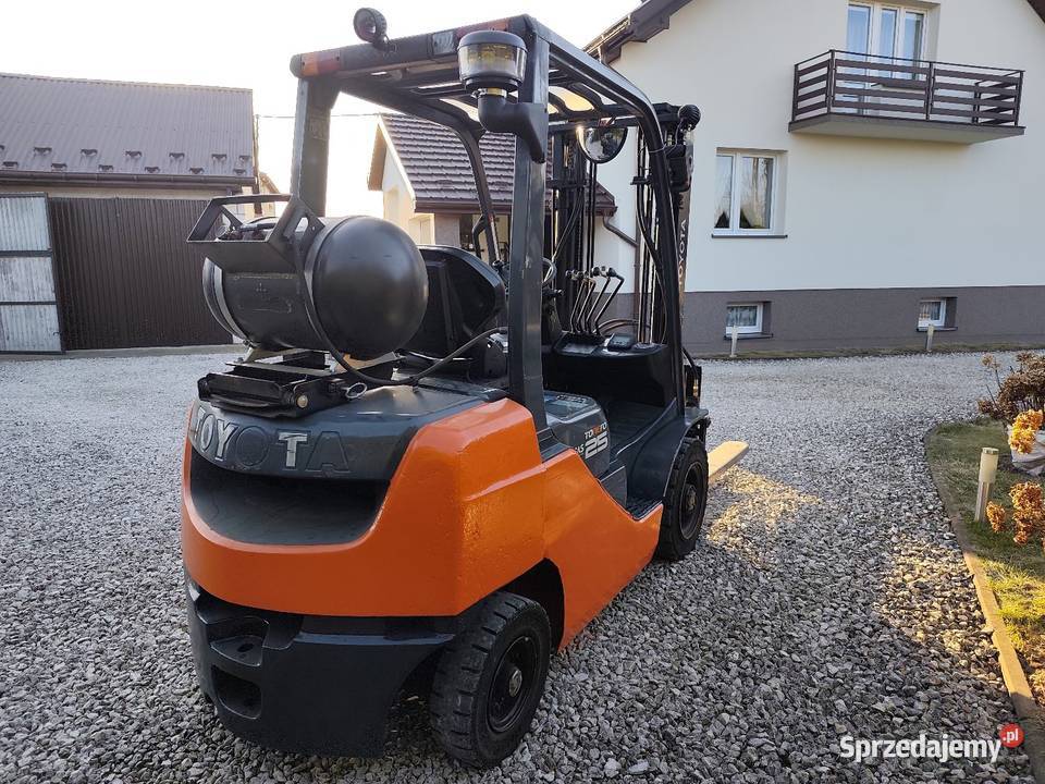Wózek widłowy Toyota 8 25 t Rzeczniów sprzedam