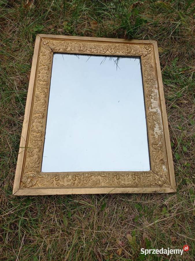Lustro w starej ramie