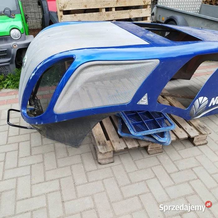 Maska pokrywa silnika ciagnik Holland 8435 Łowicz sprzedam