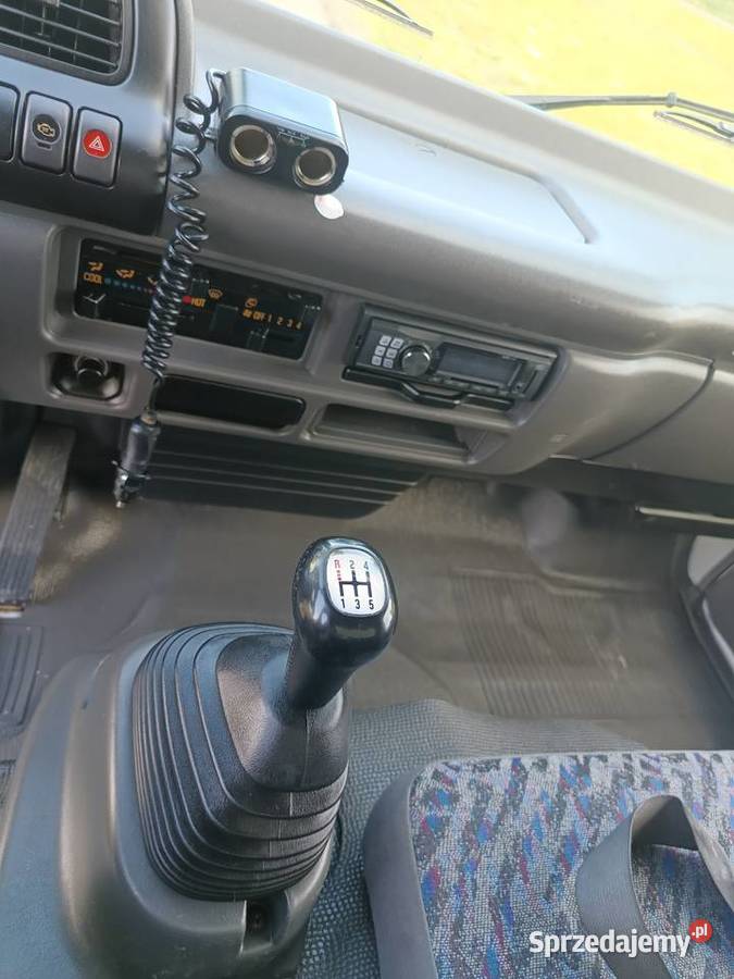 Isuzu NPR 30TDI przebieg 151000 biały Isuzu łódzkie Podkonice Miejskie