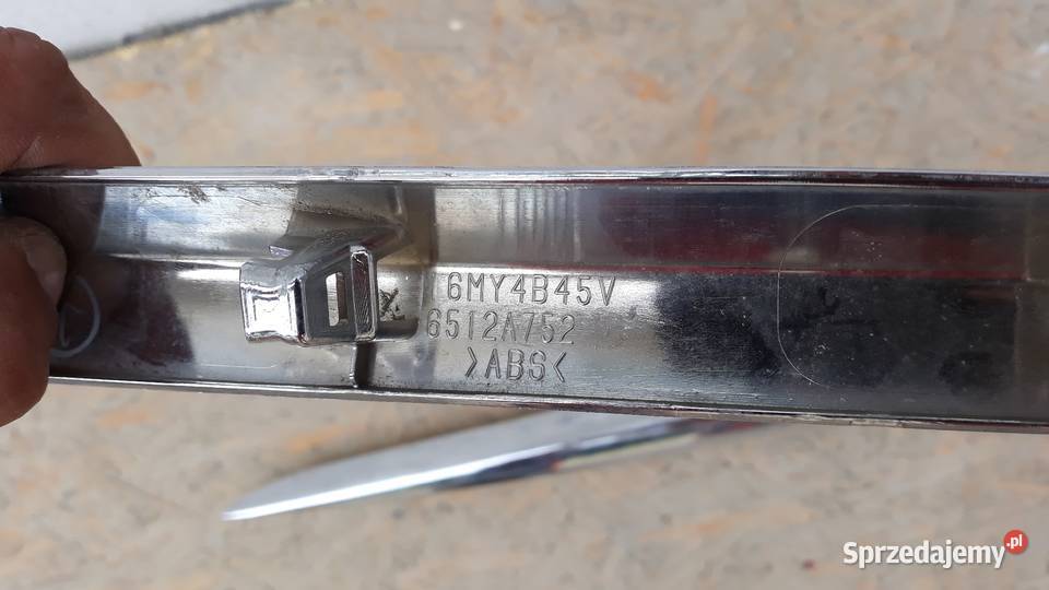 MITSUBISHI OUTLANDER LISTWA LEWA PRAWA 6512A752 sprzedam