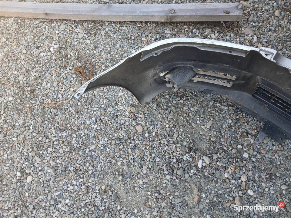 Zderzak przód przedni Toyota Avensis Verso 0103r Radłów