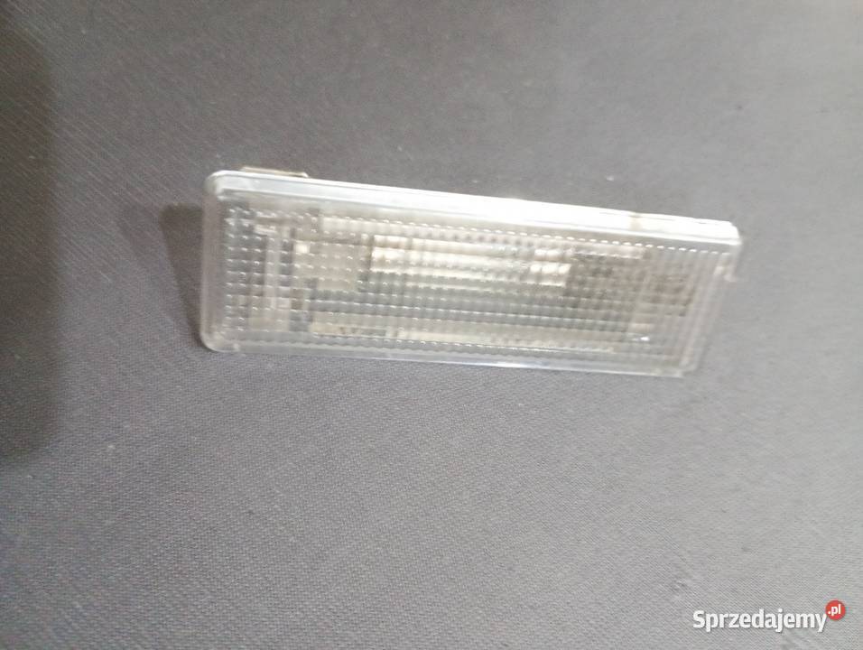 lampka lampa Skoda VW Audi Seat bagażnik 9x3 środek
