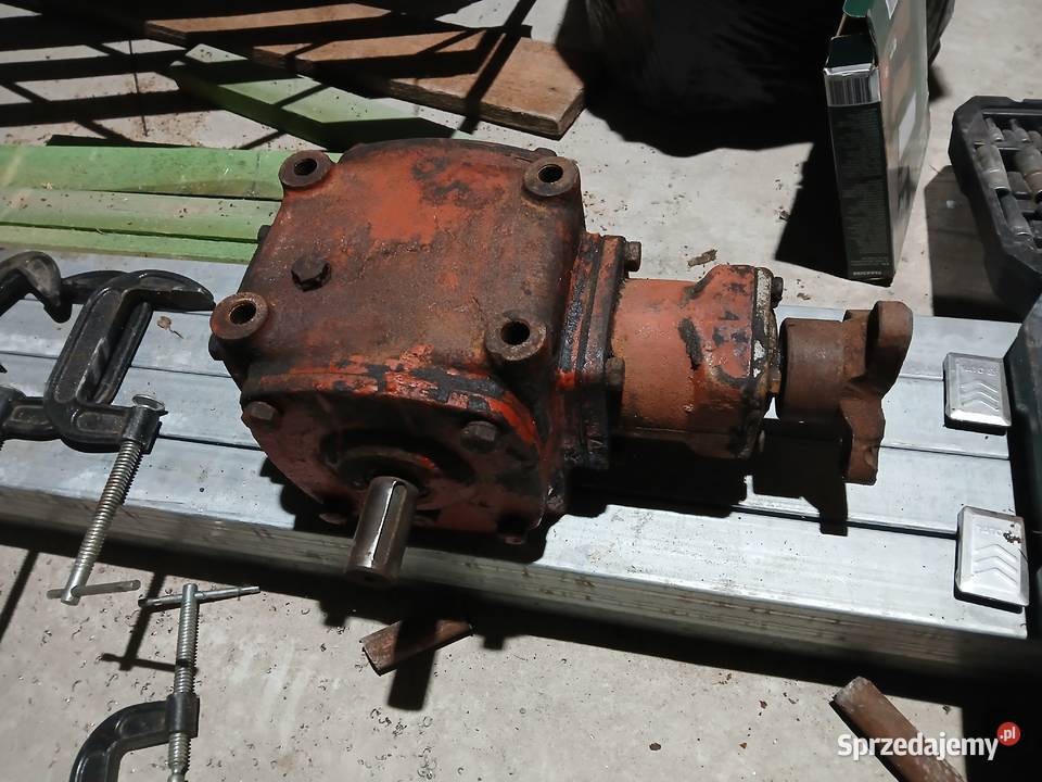 Przekładnia kątowa rozrzutnik przyczepa lubelskie Wojsławice sprzedam