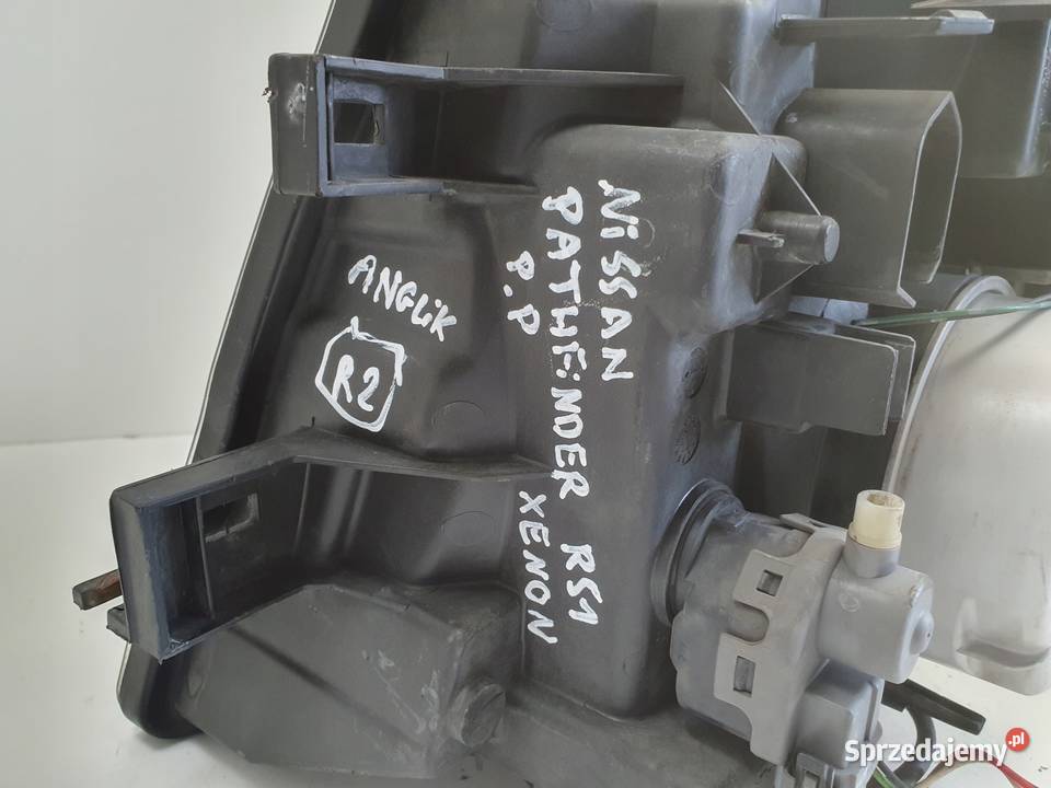LAMPA PRAWA Nissan Pathfinder R51 Navara D40 III Motoryzacja Rudka