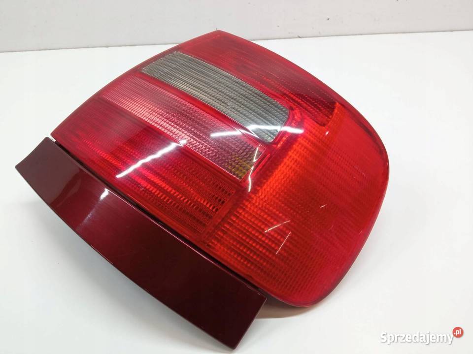 LAMPA TYŁ PRAWA SEDAN LIFT EUROPA 8D0945096C