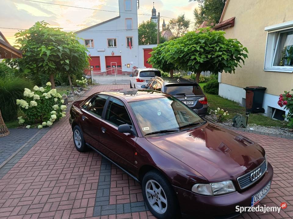 AUDi A4 B5 16 Benzyna Sprawny Technicznie opolskie Bierawa