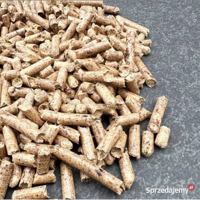 Pellet drzewny dostępny ręki Opał Trzemeśnia