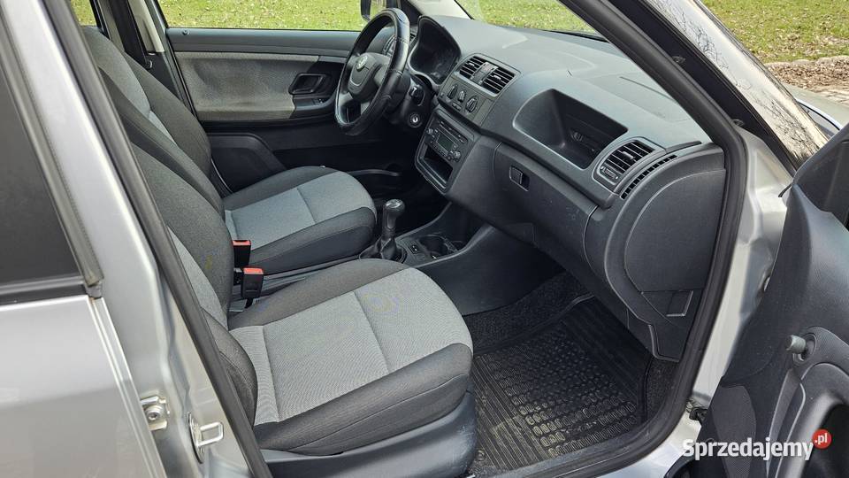 Skoda Fabia 2012 r 14 benzyna salonowy zadbany benzyna Wrocław