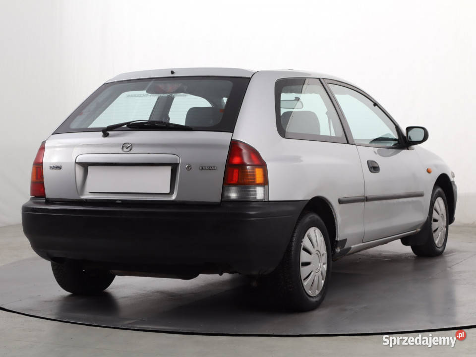 Mazda 323 13 16V 54KM