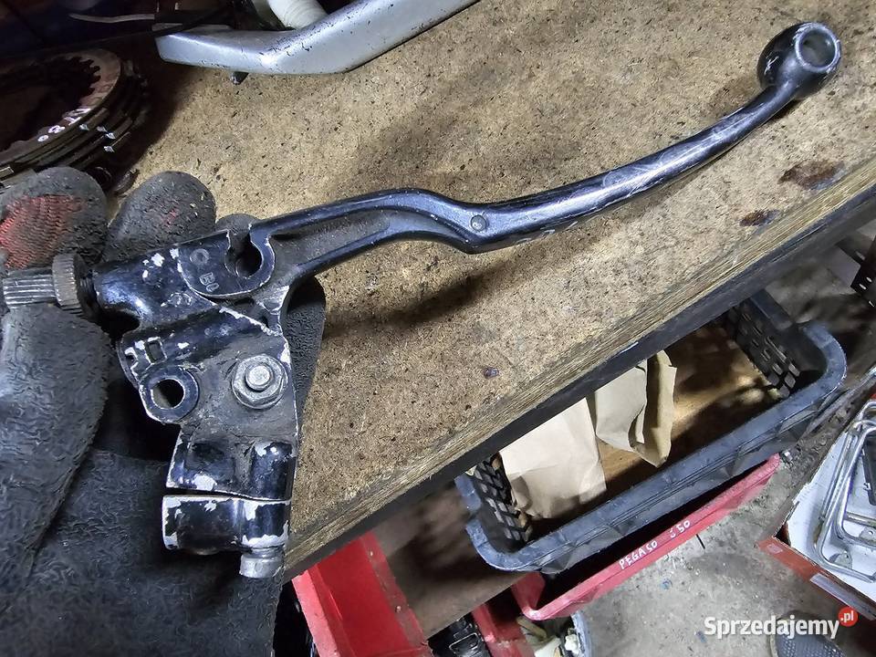 Suzuki DR 600 650 klamka lewa sprzęgła uchwyt sprzedam