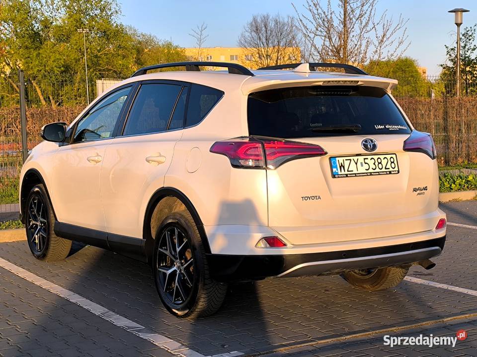 PIĘKNA Toyota RAV4 Premium 4x4 Salon Polska