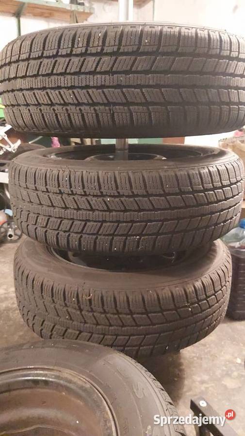 Opony zimowe Zeetex na felgach stalowych sprzedam