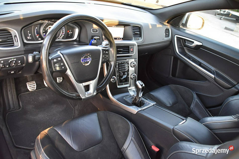 Volvo V60 20D4 190 RDesign Alcantara Led Navi tempomat Nowe Kucice