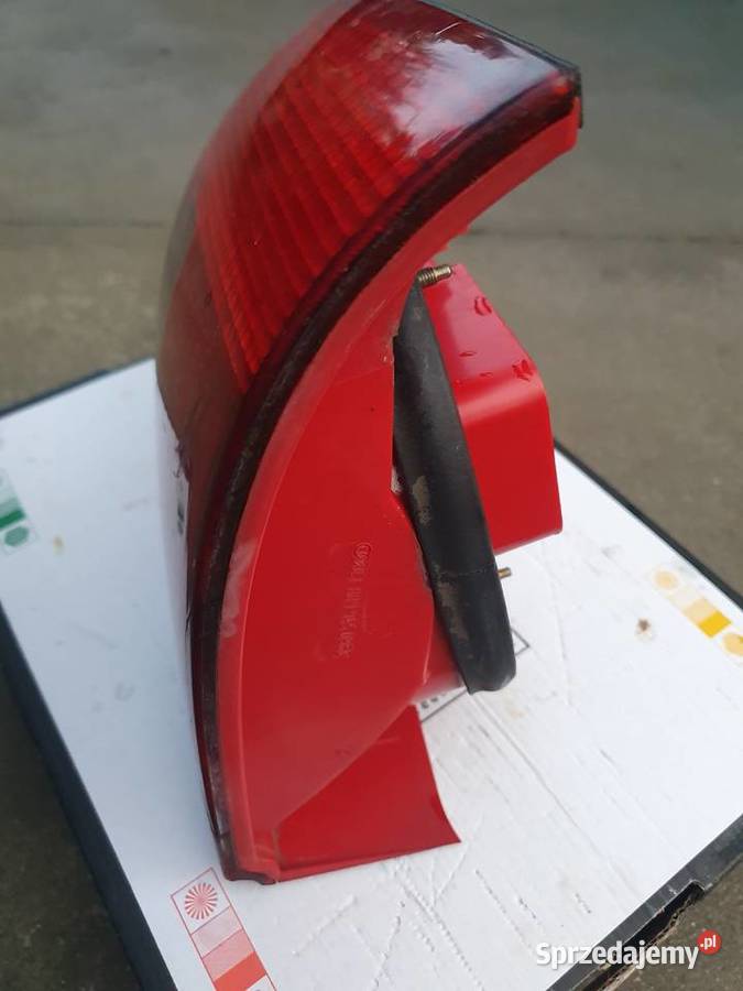 Lampa prawa klosz audi a4 b5 kombi