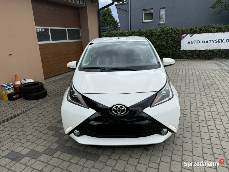 Toyota Aygo 10 69 Klimatyzacja Kamera Navi II biały Orzech