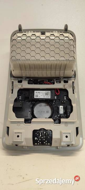 SKODA KAROQ LAMPKA KABINY WNĘTRZA 5E0867489B sprzedam