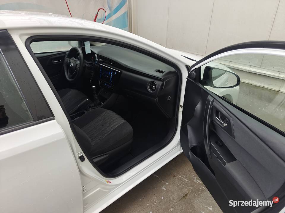 Toyota Auris II lift 2017 16 132 benzynaLPG 1598cm3 Augustów