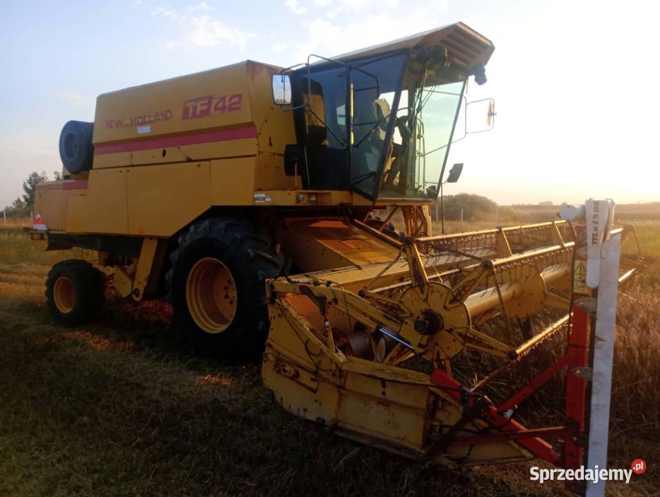 Kombajn News Holland TF42 Zwoleń