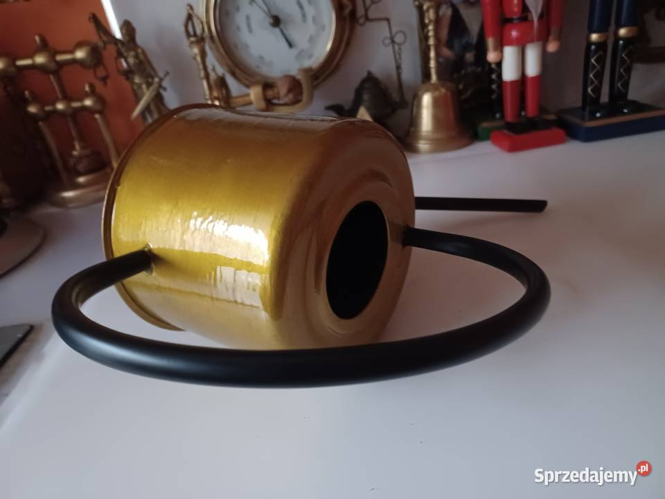 Duża ładna konewka