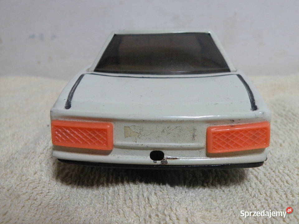 Samochód z PRLu Metalowy Andrychów