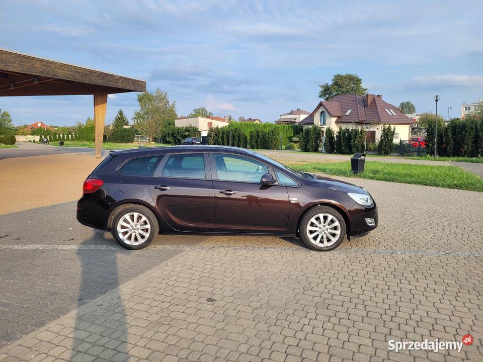 Opel Astra J Sports Tourer 150 Jahre 14 turbo Dęblin sprzedam