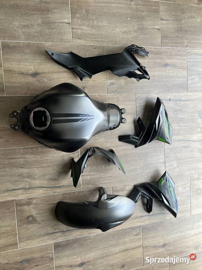 Kawasaki z650 zbiornik czasza boczek boczki Bochnia sprzedam