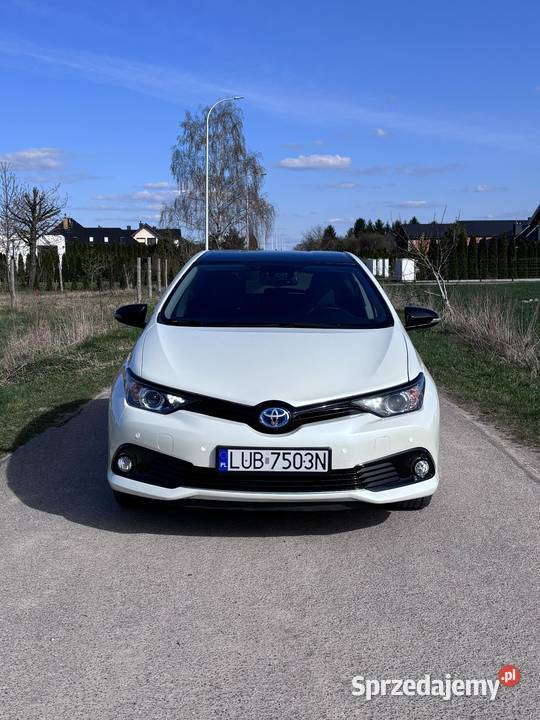 Toyota Auris 2018 Selection 18 Hybrid sprowadzony