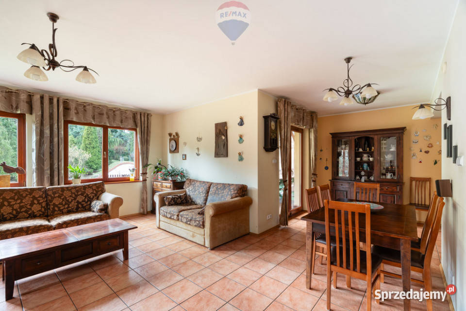 Klimatyczny dom odrębne mieszkanie duża działka wielkopolskie Jerzykowo