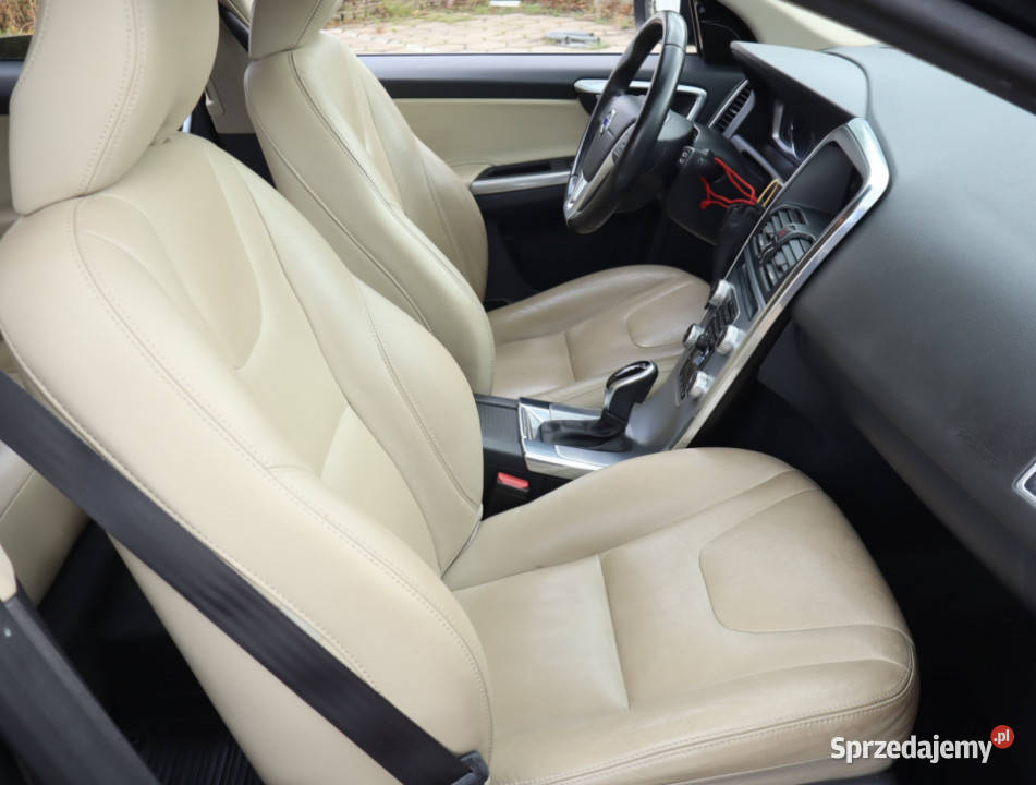 Volvo XC60 D4 elektrycznie ustawiane fotele łódzkie Łódź