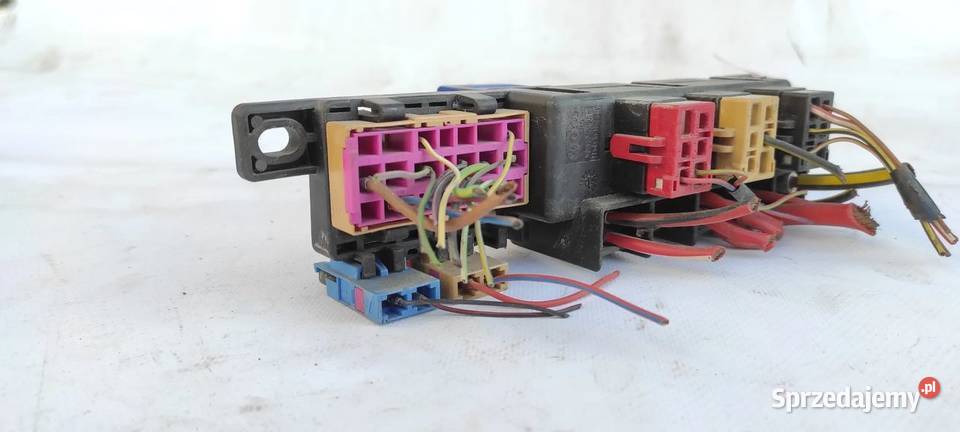 8L0 941 822 A BSI skrzynka bezpieczników GA14 Skrzynki bezpieczników