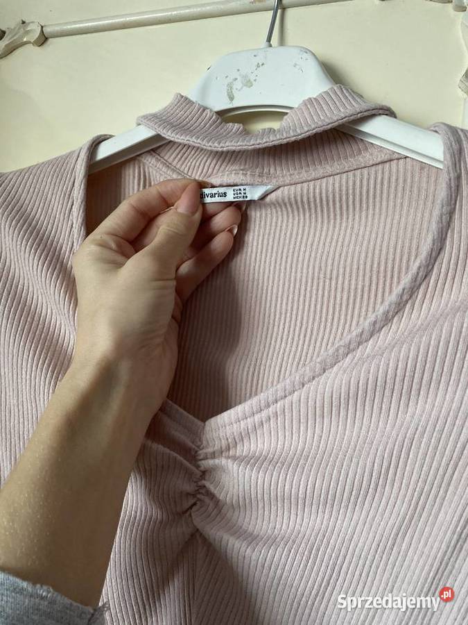 Bluzka top Stradivarius z chokerem prążkowana w Moda i Styl Kraków
