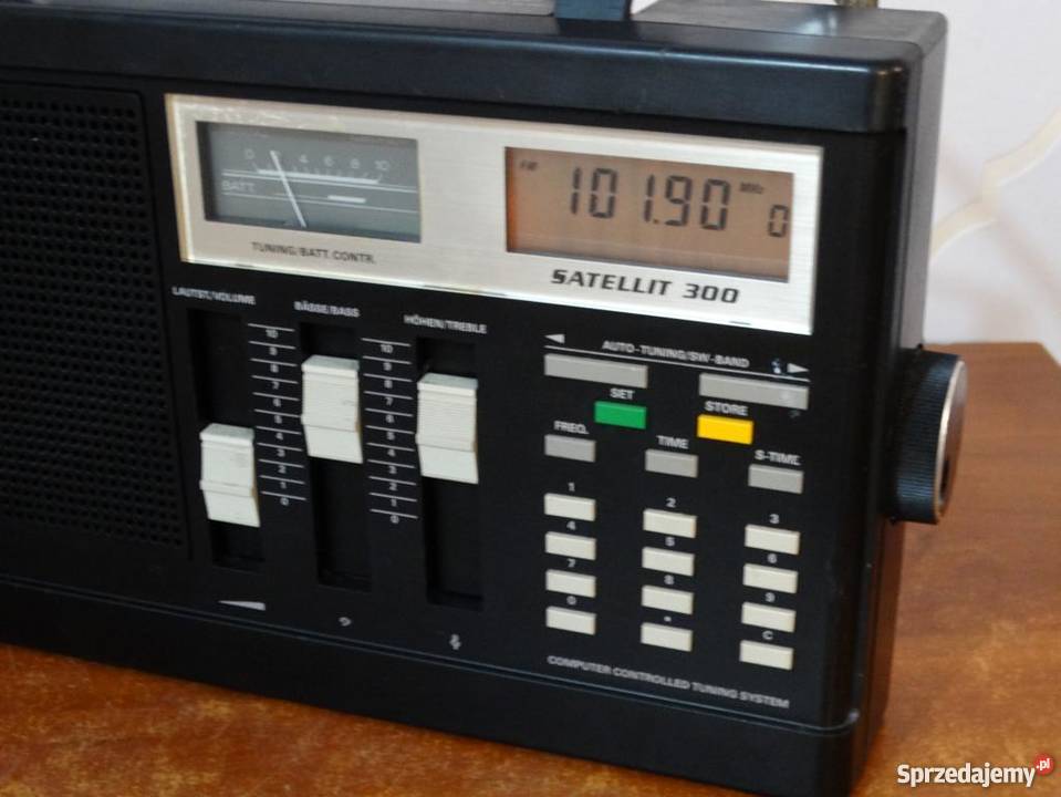 Grundig Satellit 300 radio globalne sprawne Radioodtwarzacze Radioodtwarzacze