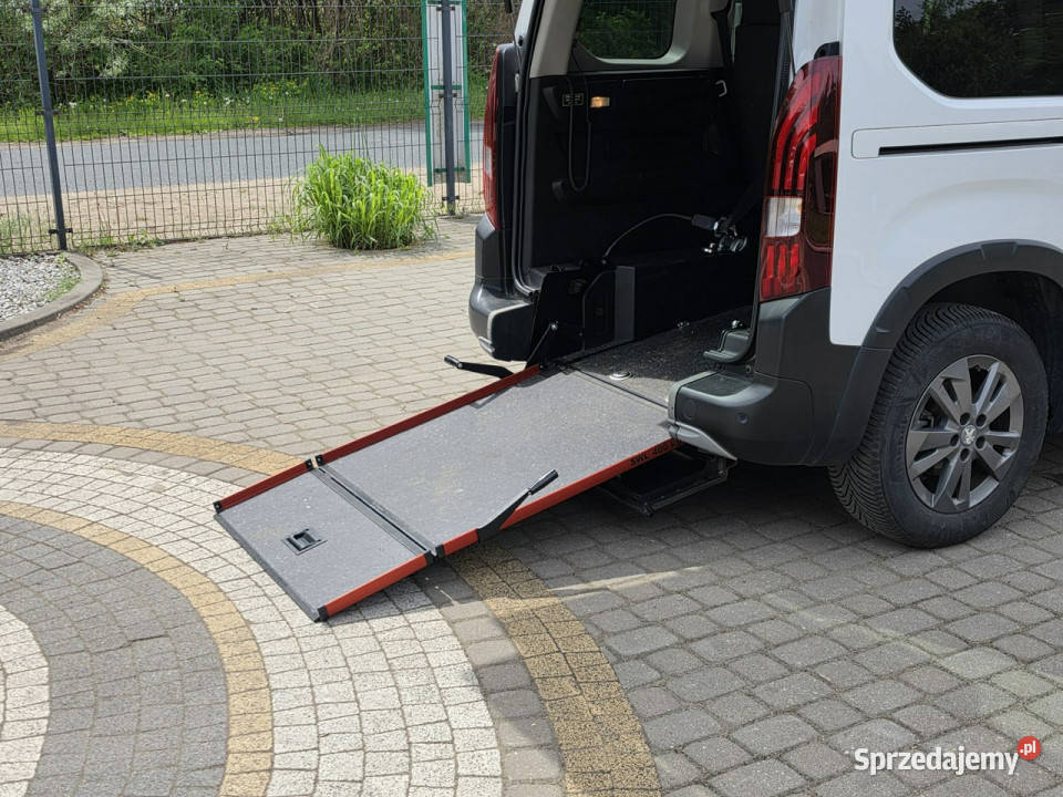 Peugeot RIFTER 12 PureTech Allure osób asystent pasa ruchu Peugeot Skępe