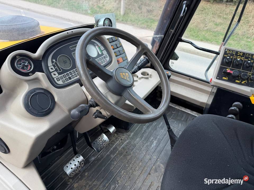 Ciągnik rolniczy JCB Fastrac 3185 dolnośląskie Nowa Ruda