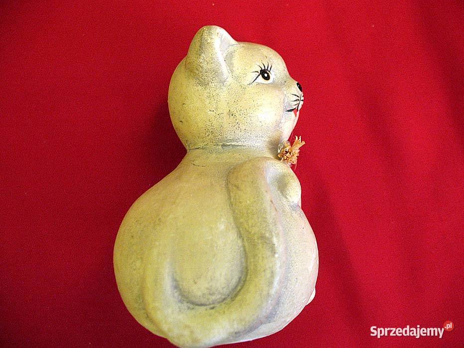 Kot kotek z kokardą figurka ceramika 9 x 8 x 6