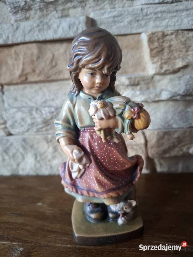 Rzeźby z drewna piękne malowane